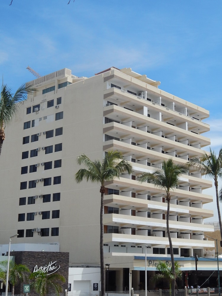 Playa Bonita Hotel 3/40
