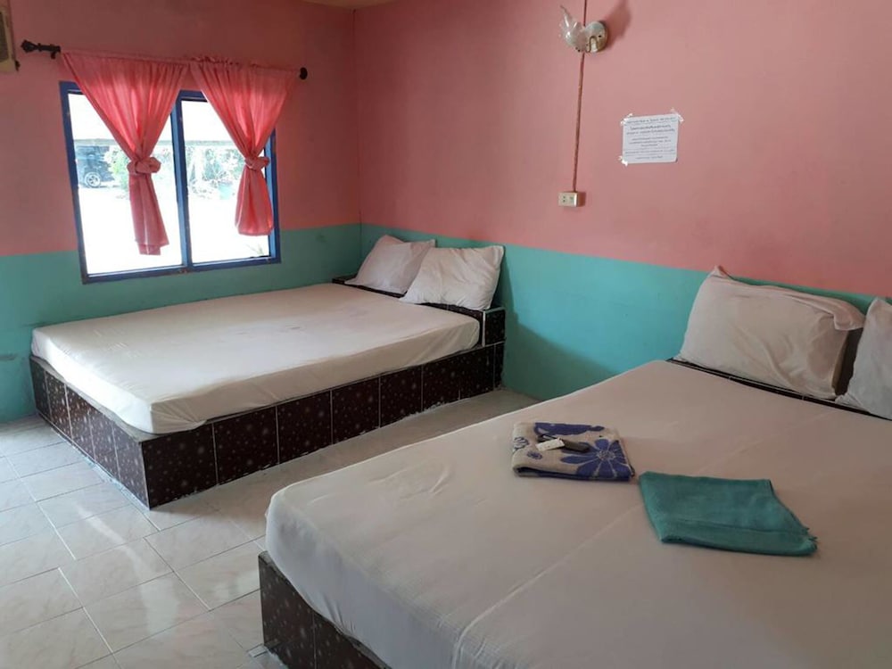 ECONOMY, TWIN BEDS, WITH FAN