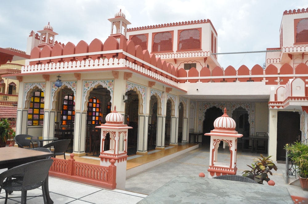Hotel Sajjan Niwas 2/32