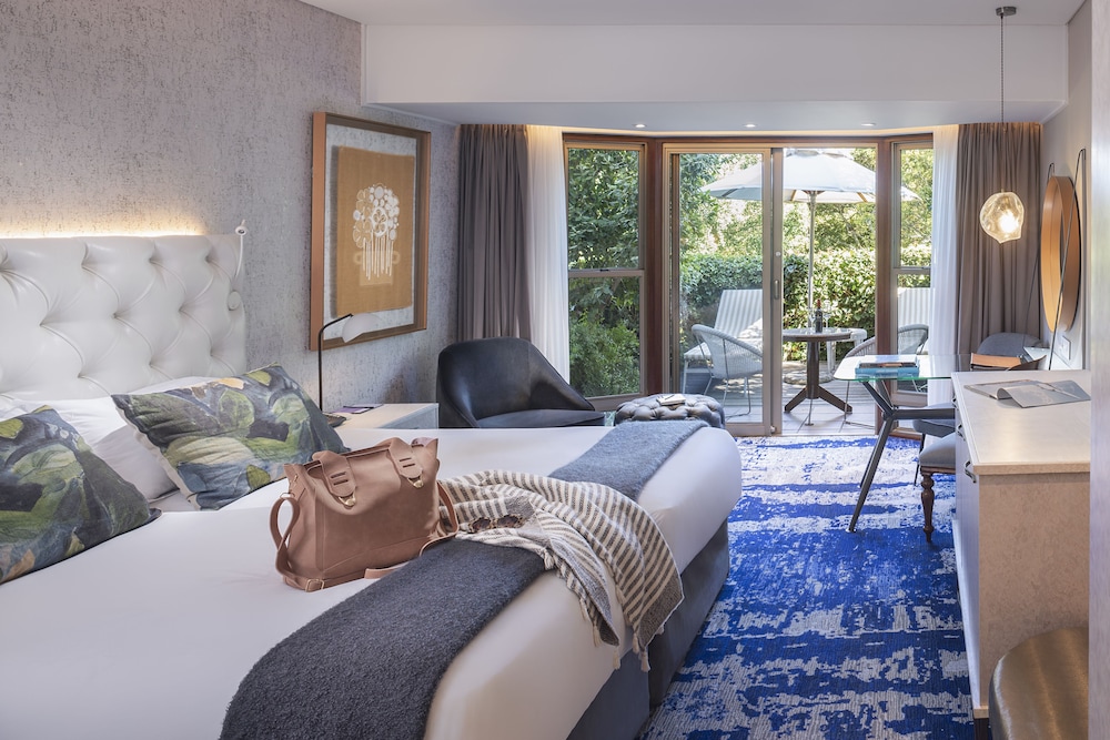 Vineyard Hotel 34/59