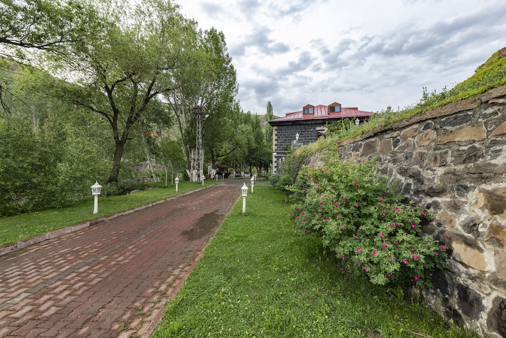 Hotel Katerina Sarayi 35/38