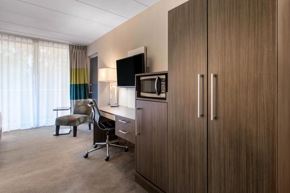 Quality Inn West Springfield 29/48