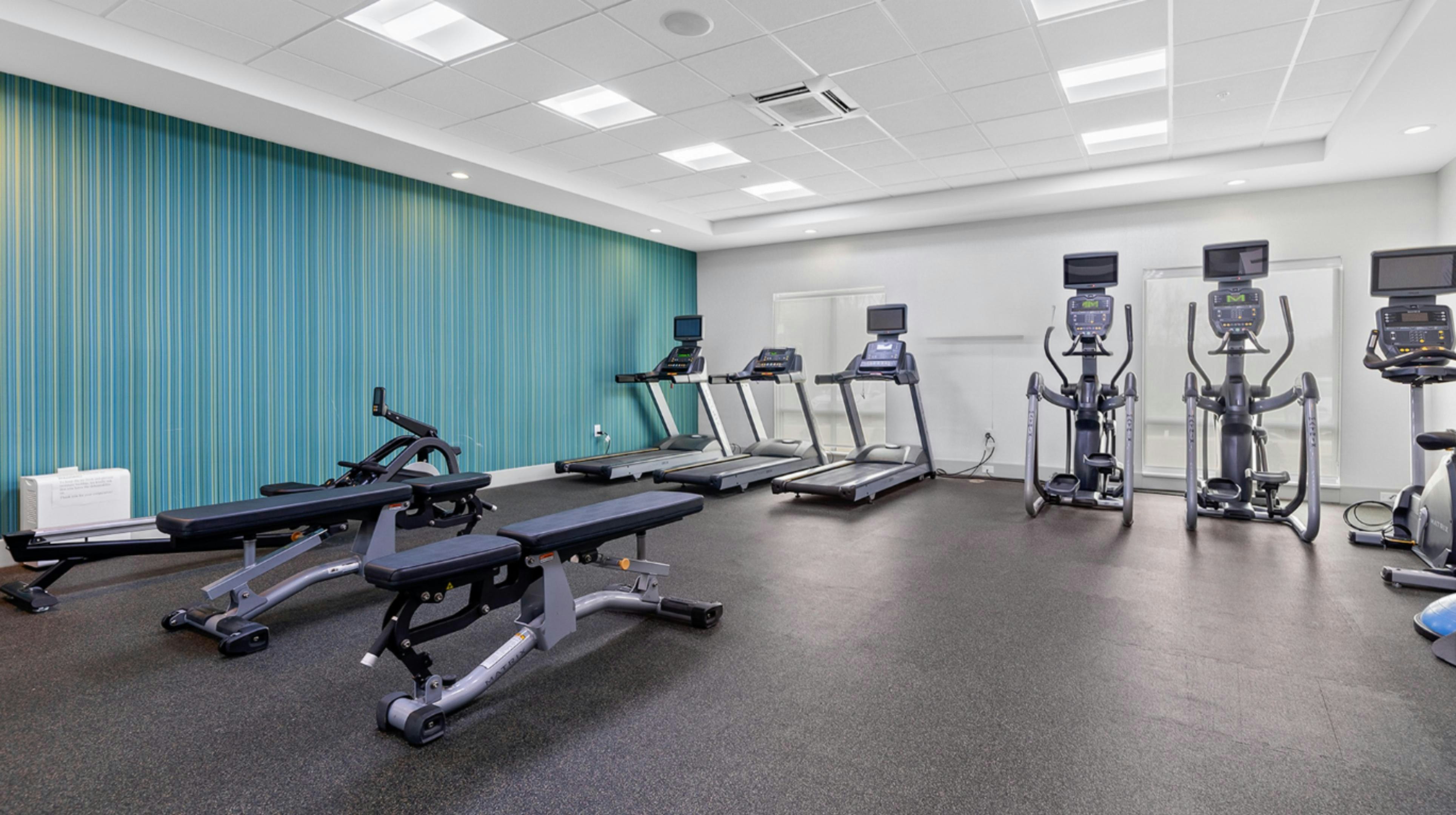 Holiday Inn Express Macon North 33/69