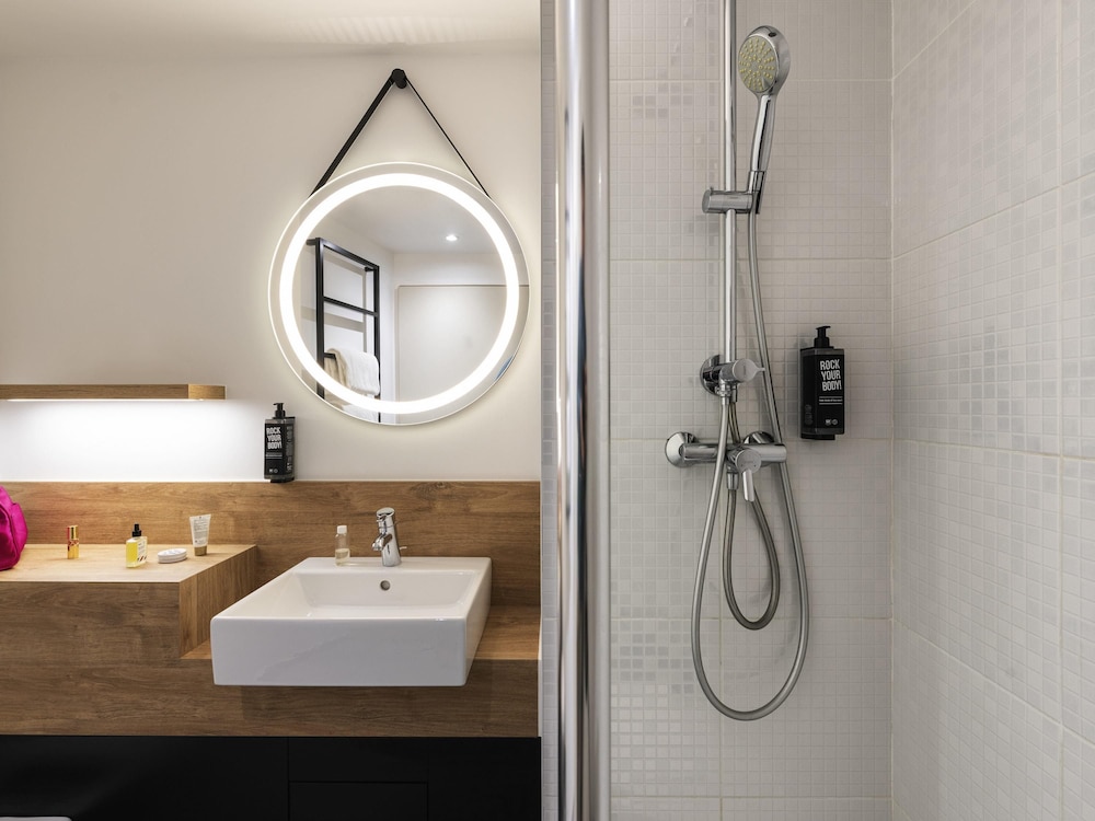 ibis Lyon Sud Oullins (Ex Hotel Campanile LYON SUD - Oullins) 77/78