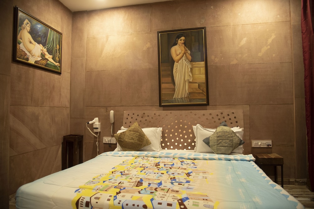 Rani Mahal 24/50
