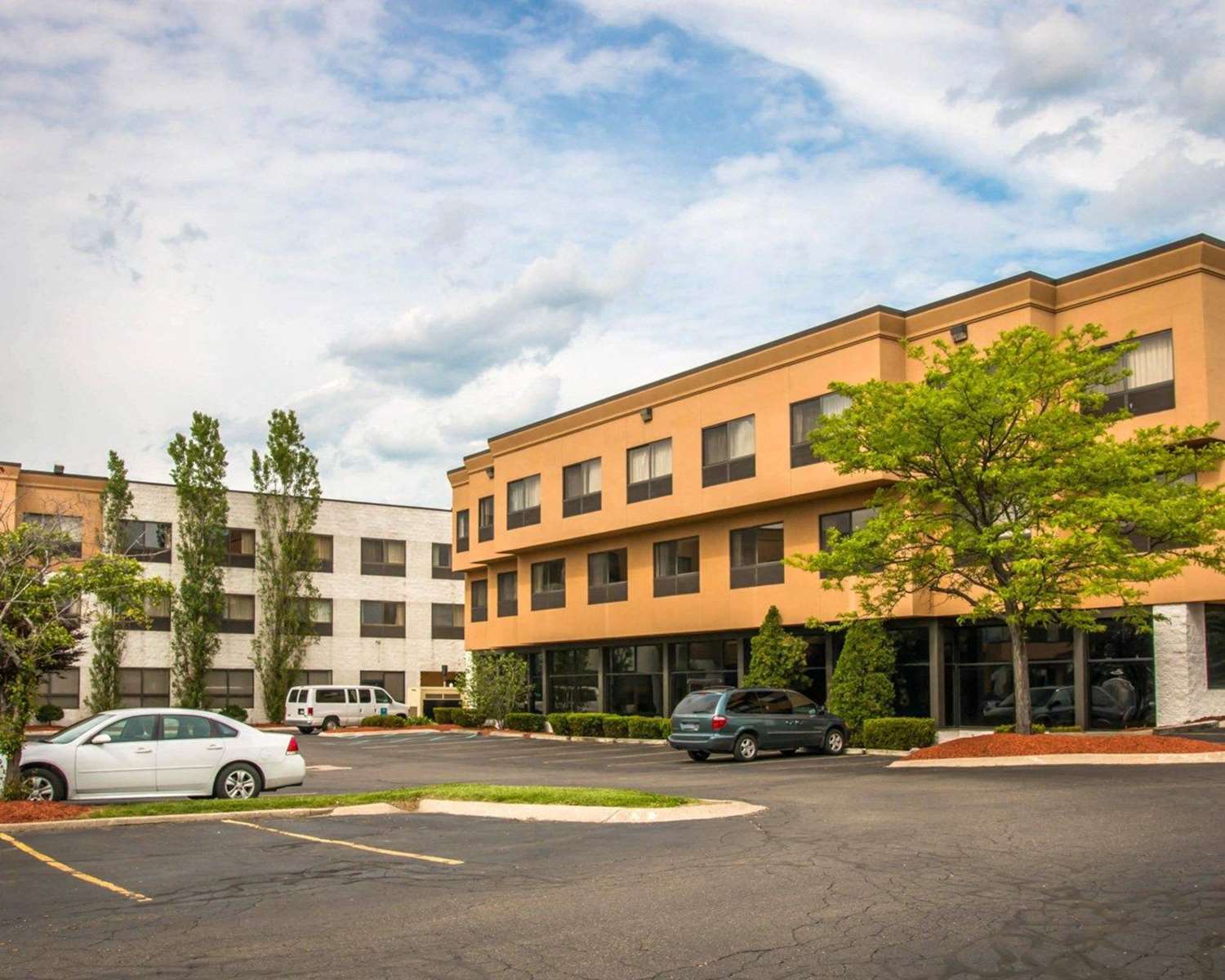 American Inn & Suites Waterford 11/13