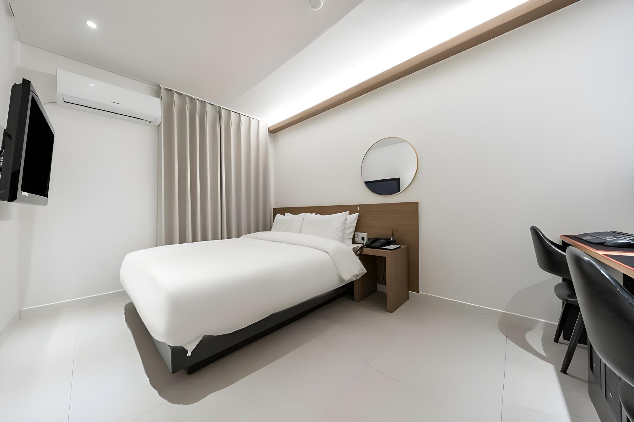 Deluxe, Double Bed, No Parking