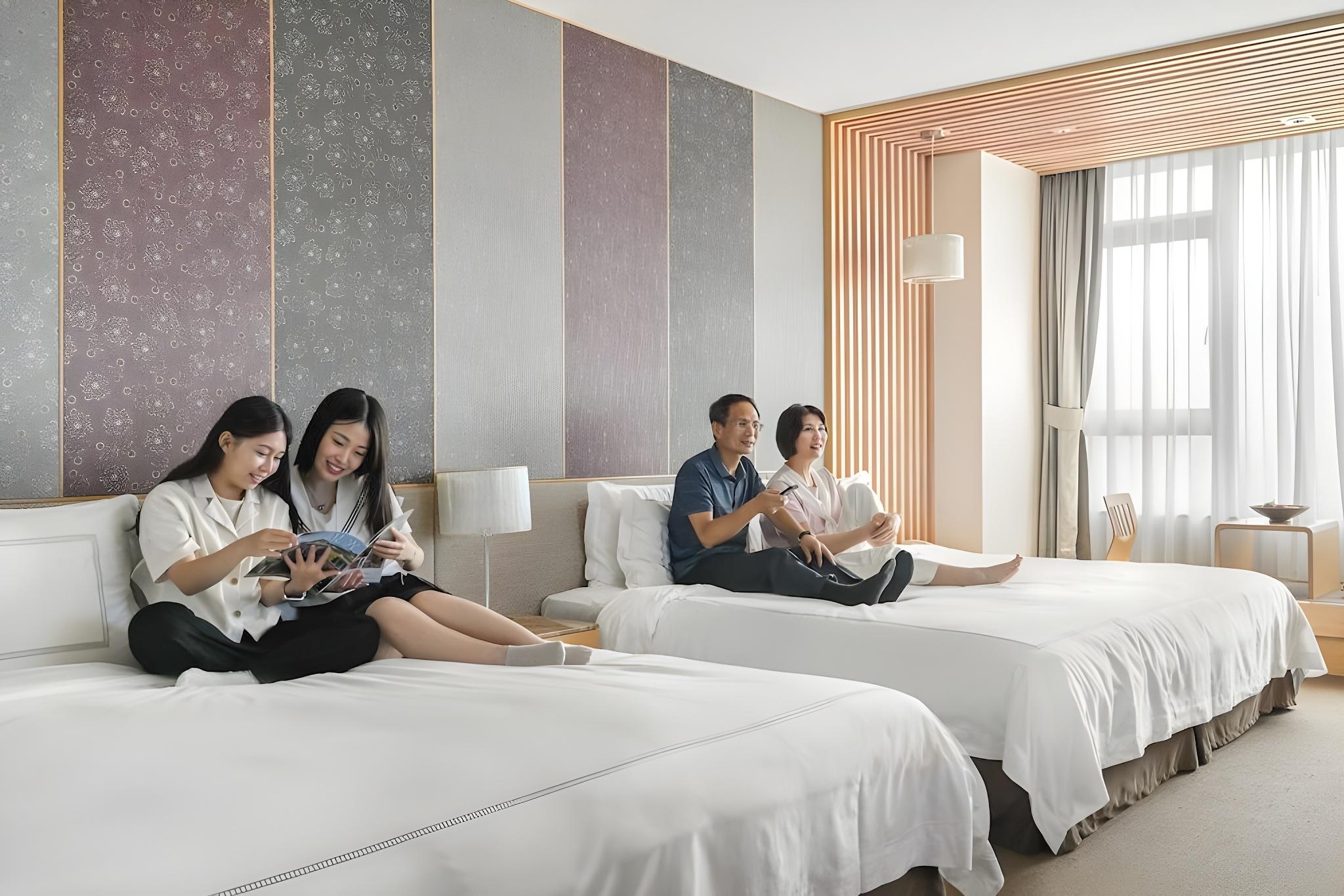 Deluxe, Family, 2 Queen Beds