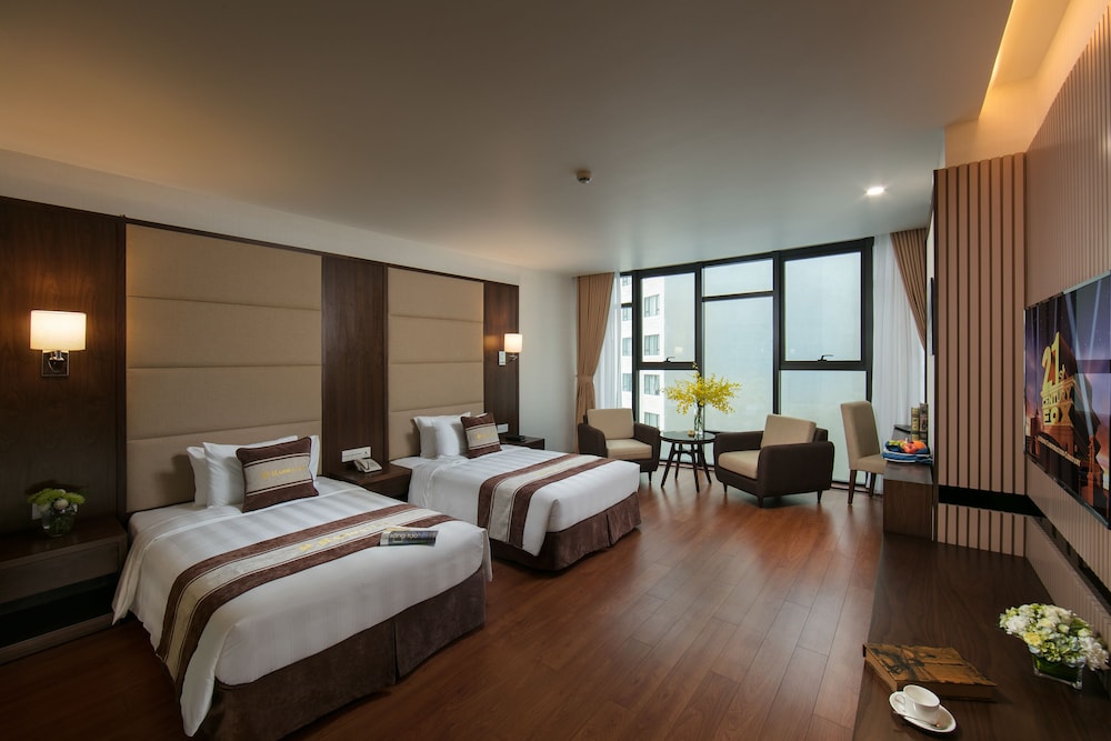 SUPERIOR, DOUBLE OR TWIN BED, CITY VIEW
