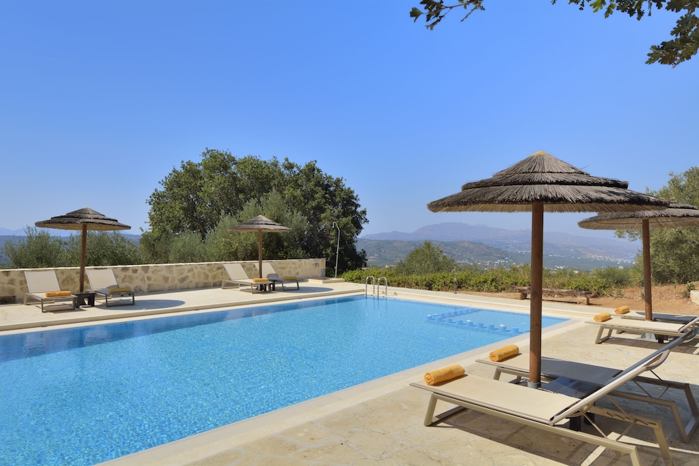 Elia Traditional Hotel & Spa 46/50