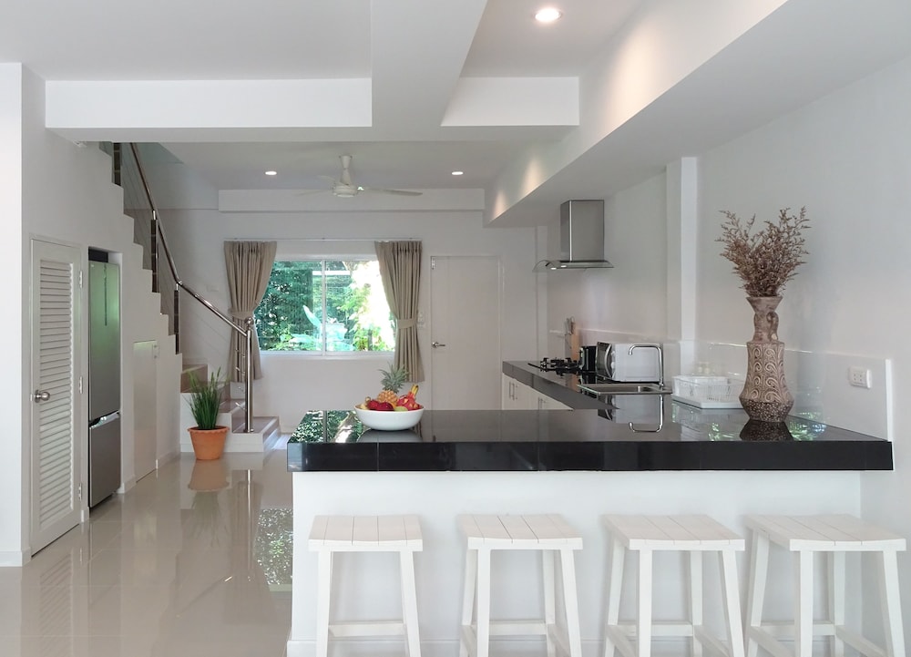Isara Khao Lak 9/50