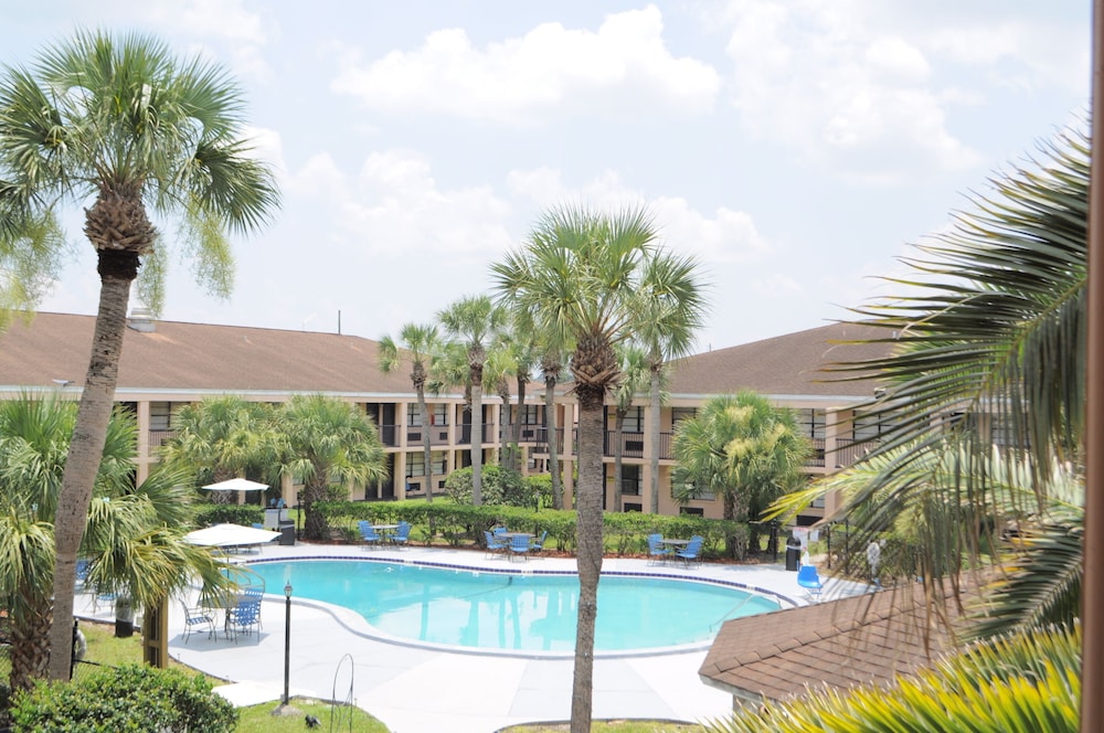 APM Inn and Suites Jacksonville (ex Stars Rest Inn) 34/41