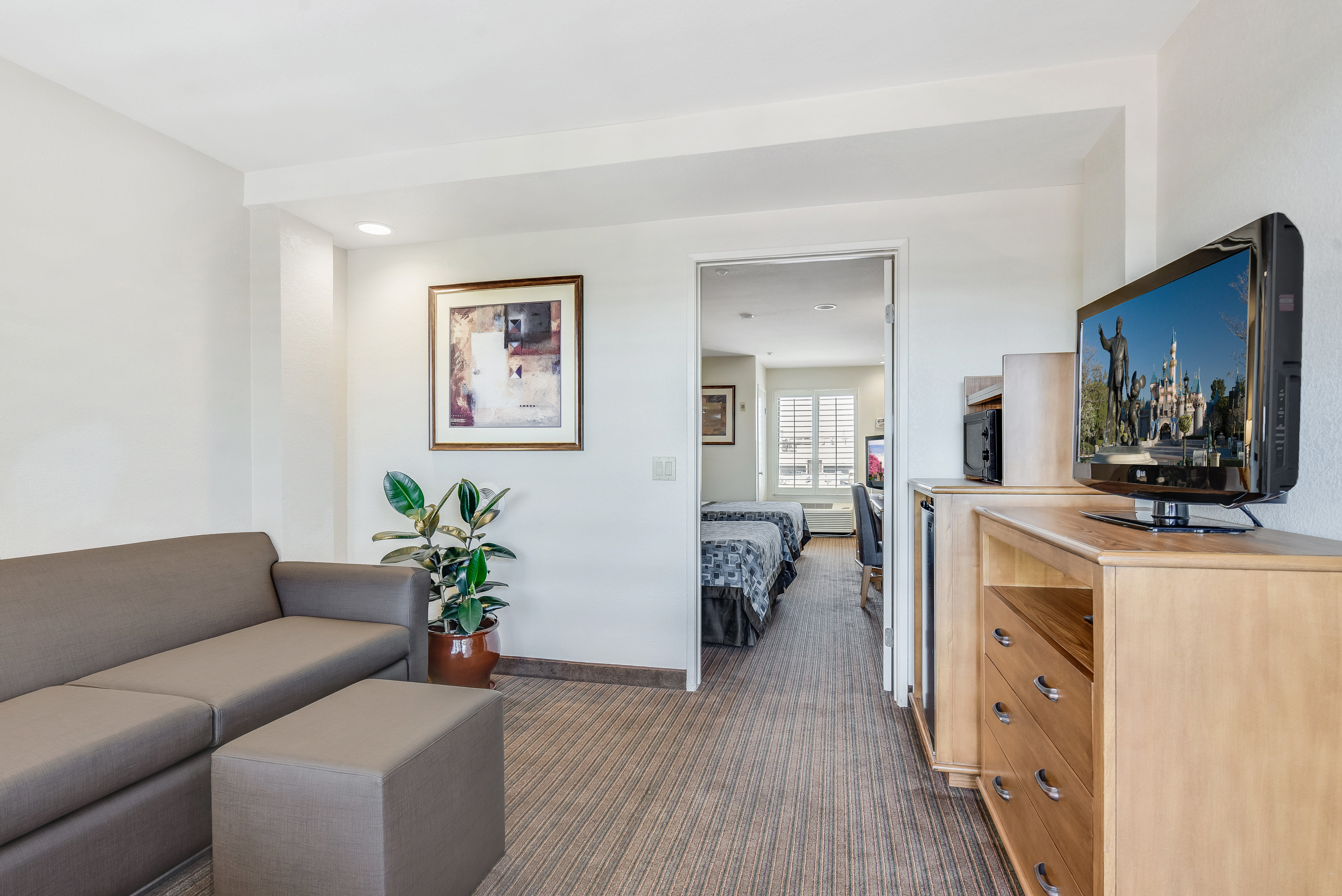Anaheim Desert Inn and Suites 11/14