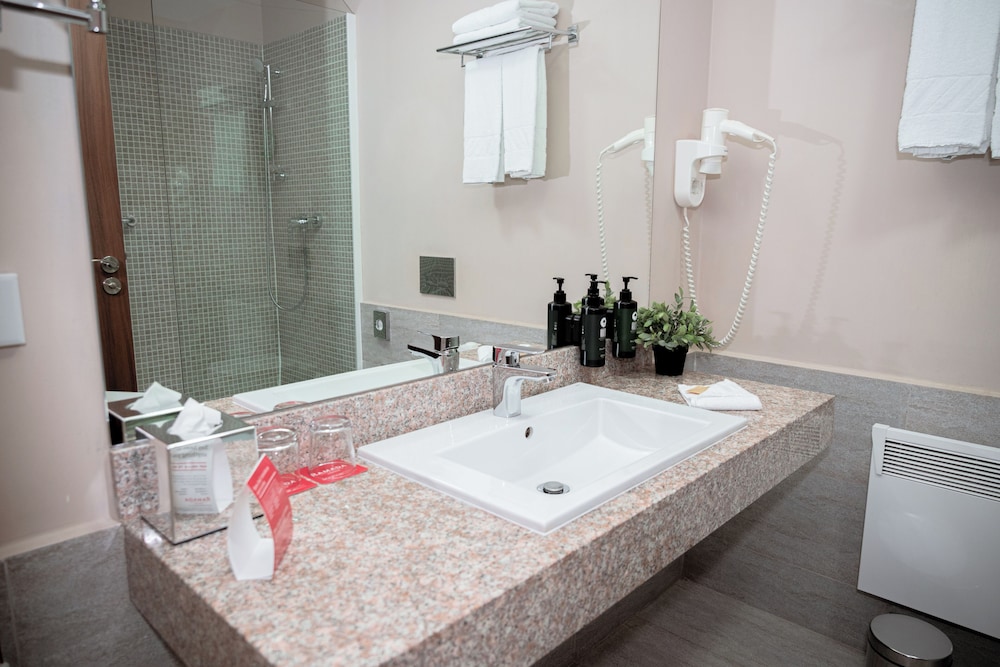 غرفة سوبيريور بسرير كينج، Ramada Plaza by Wyndham Craiova 4/4