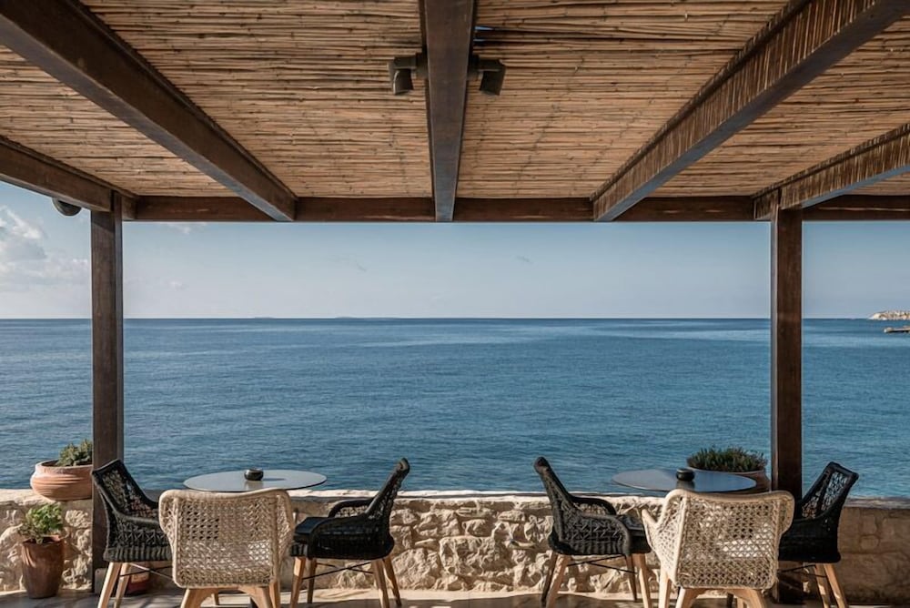 Kakkos Beach Hotel - Adults Only 42/50
