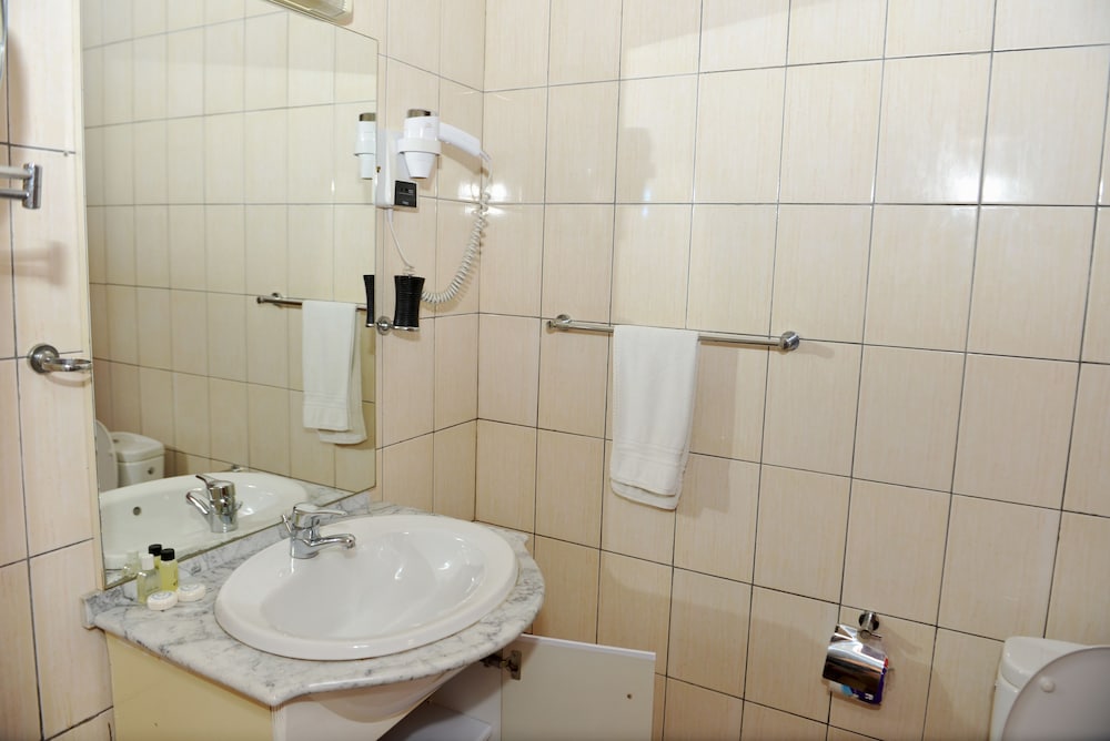 Golden Hotel & Suites 49/50