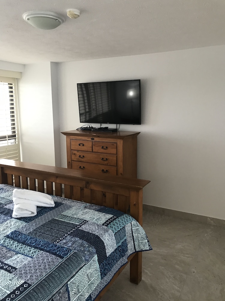 Norfolk Luxury Beachfront Apartments 16/74