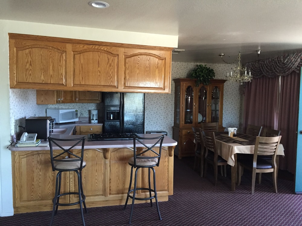 Oakridge Inn 39/53
