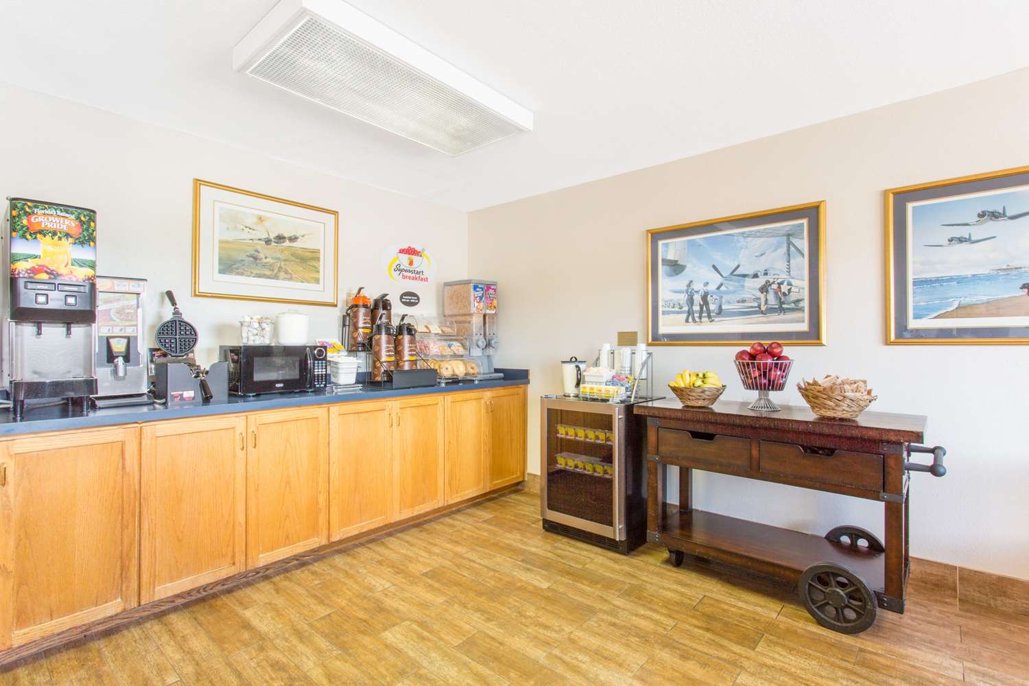 Super 8 By Wyndham Bedford 3/7
