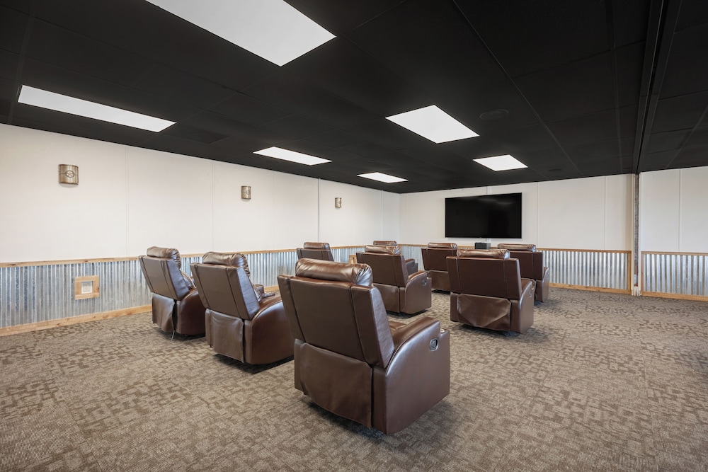 Freeport Extended Stay Studios 37/50