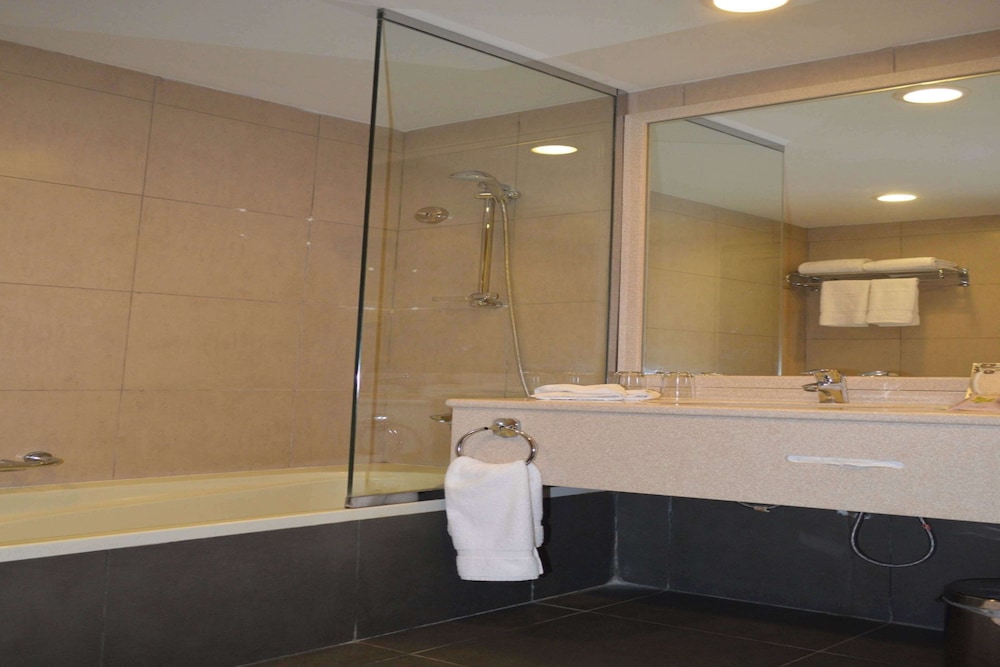 جولدن توليب حائل(Golden Tulip Hotel) 37/39