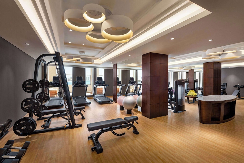 Wyndham Grand Doha West Bay Beach 32/57