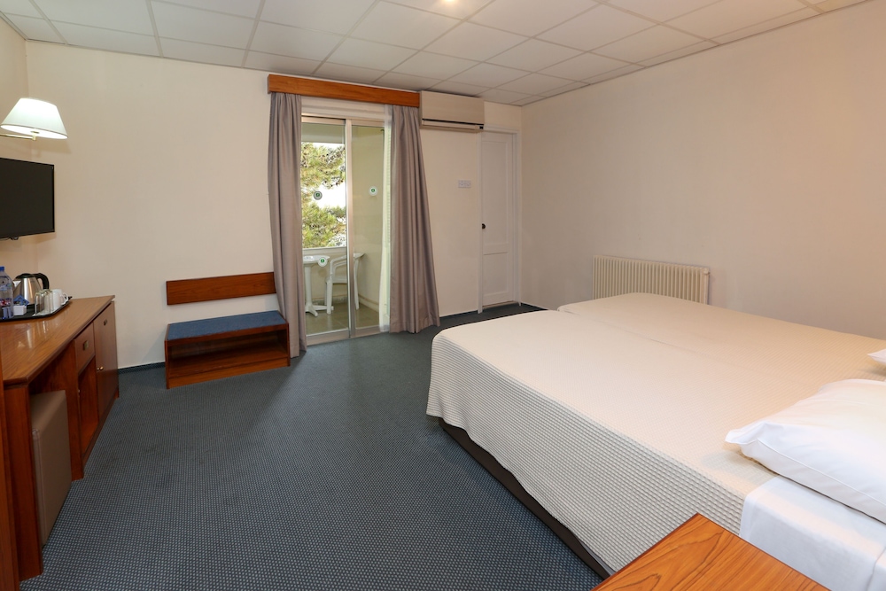 Forest Park Hotel 15/65