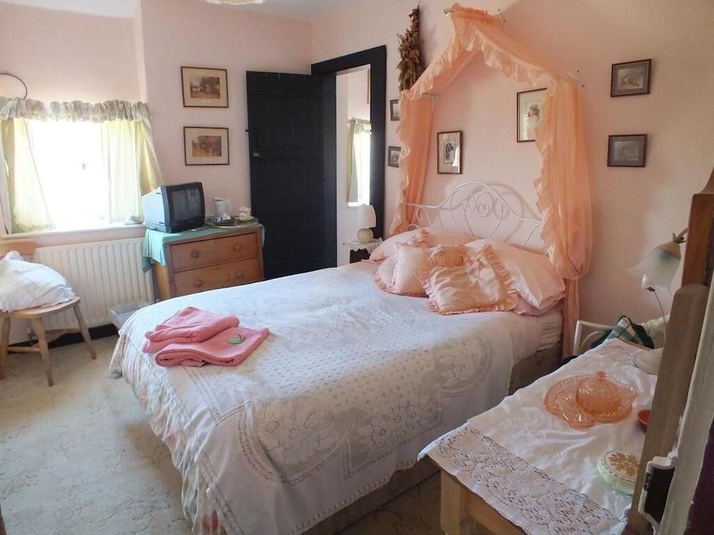 East Farm House B&B 4/19