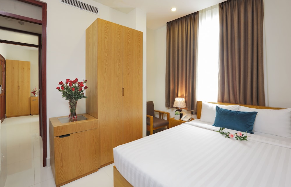 Golda Hotel 13/38