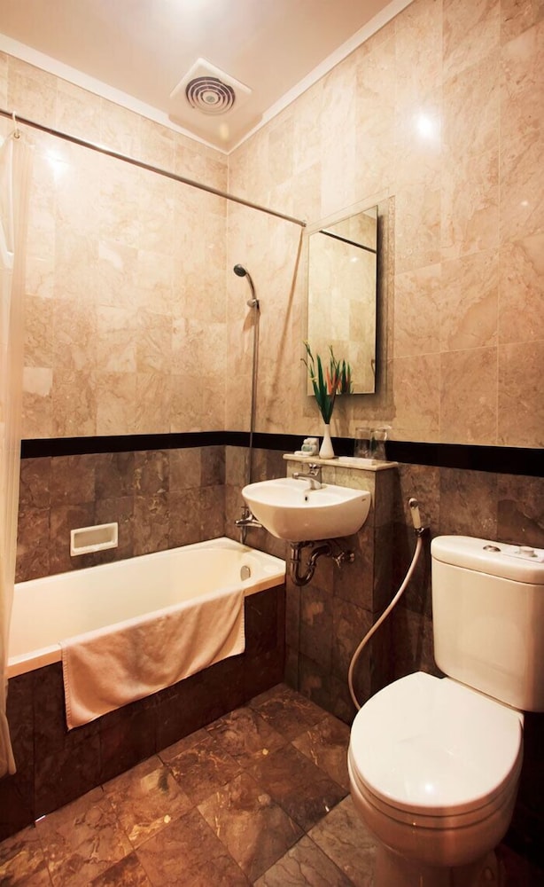 Bentani Hotel & Residence 18/19