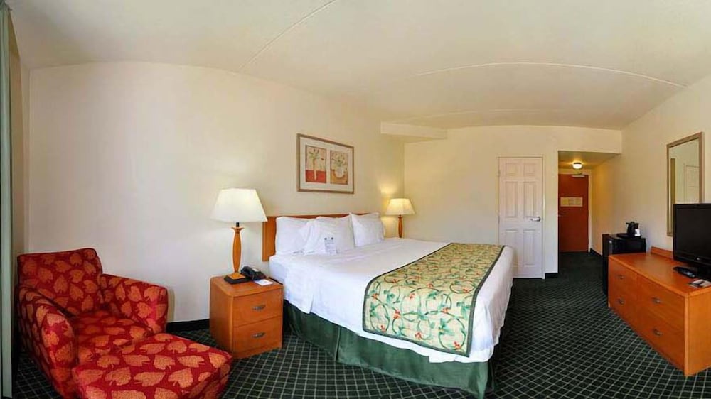 Fairfield Inn & Suites Marianna 15/67