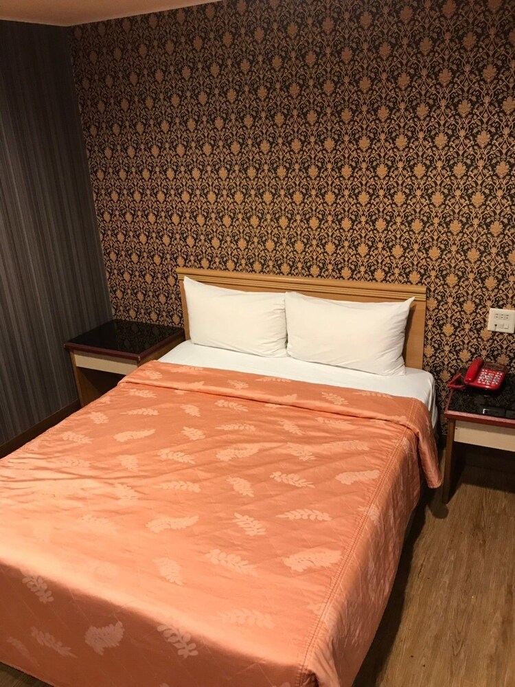 Long Siang Hotel 8/33