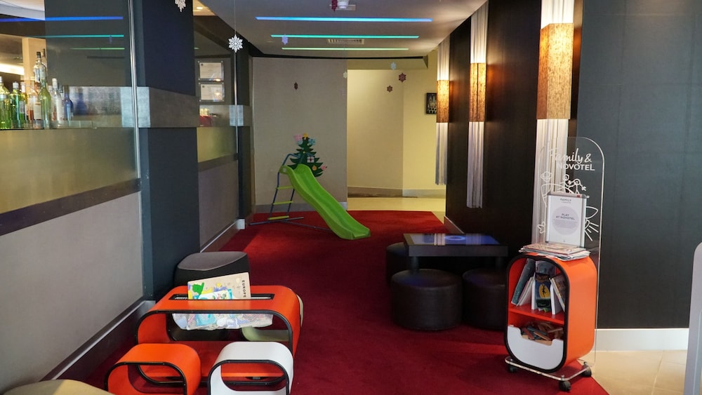 NOVOTEL READING CENTRE 9/80
