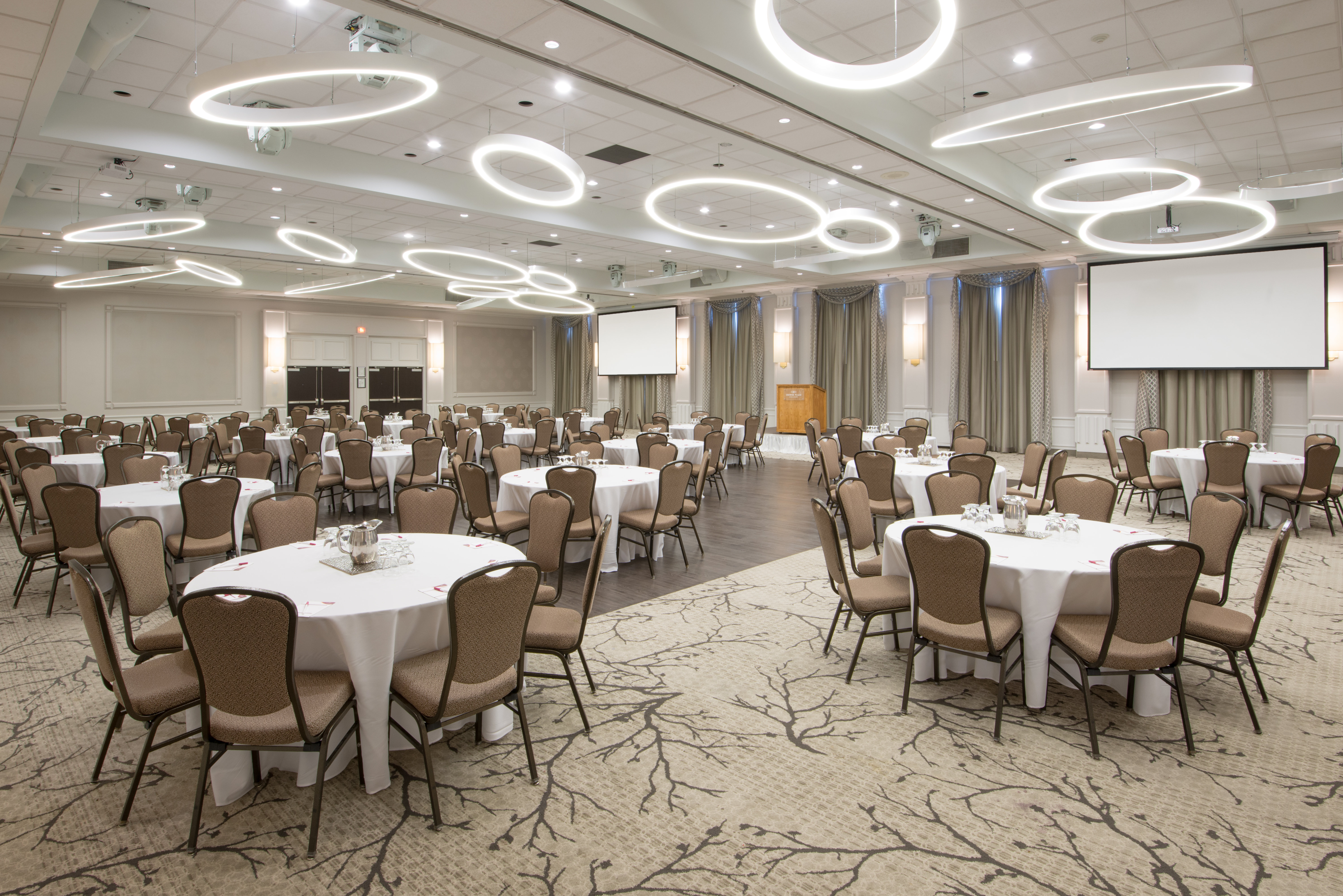 Crowne Plaza Kitchener Waterloo 64/74