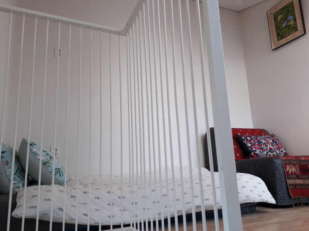 Inside Busan Hostel 30/50