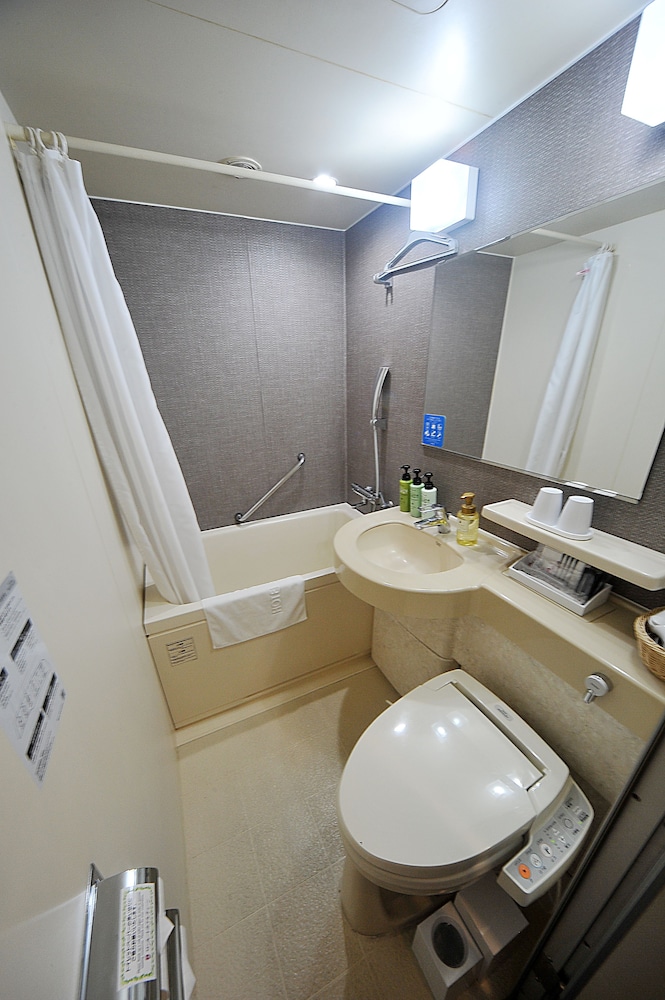 Sotetsu Grand Fresa Osaka-Namba (Ex. Hotel Sunroute Osaka Namba) 47/49