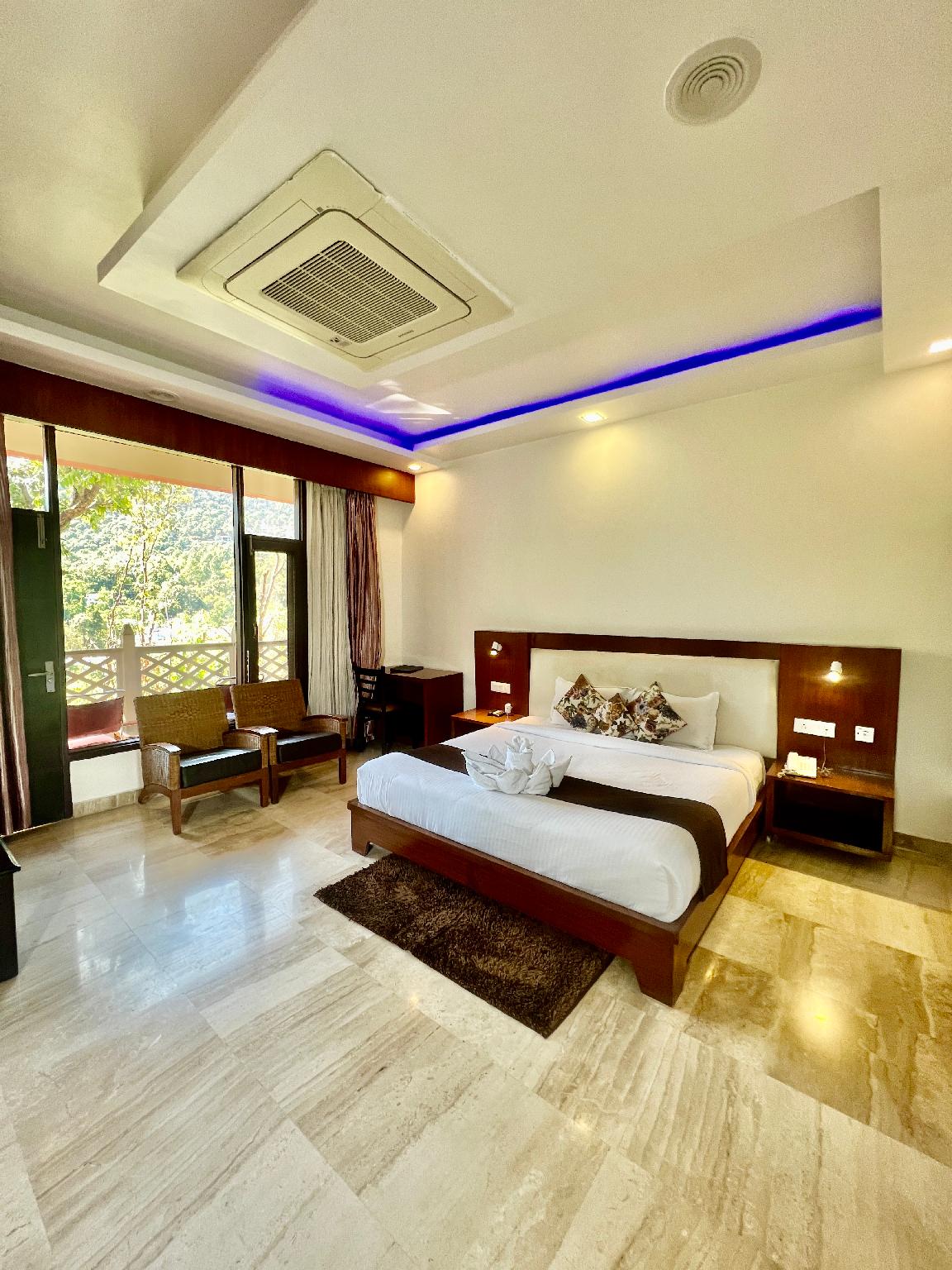 Super, Deluxe, Balcony