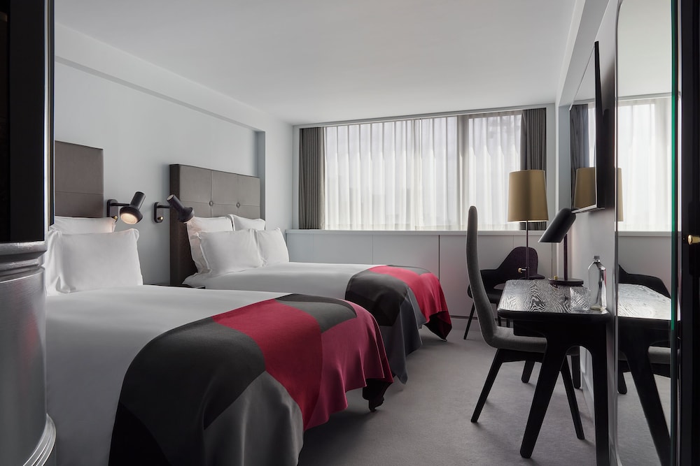 SUPERIOR, 2 DOUBLE BEDS