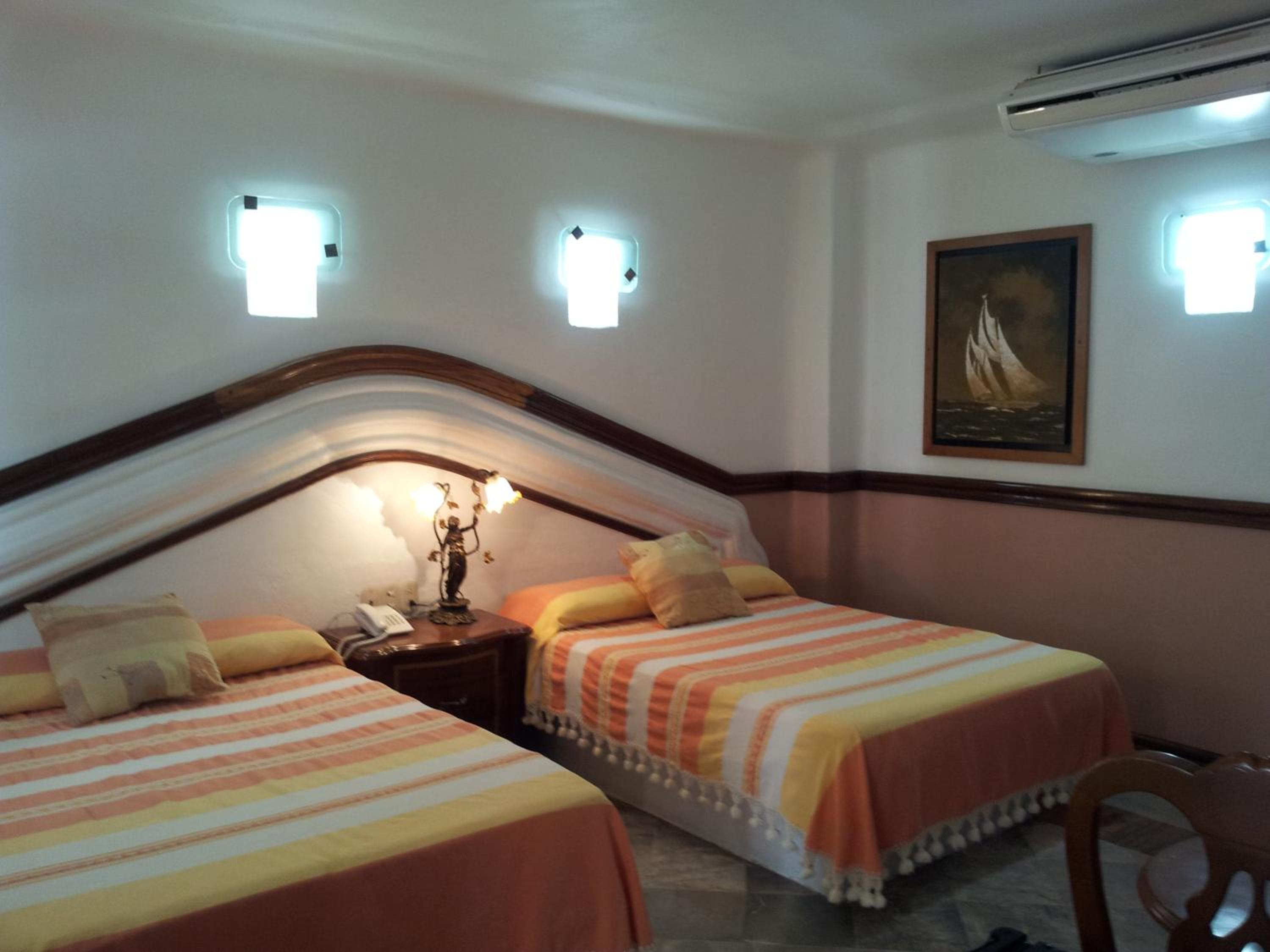 Room, Quadruple
