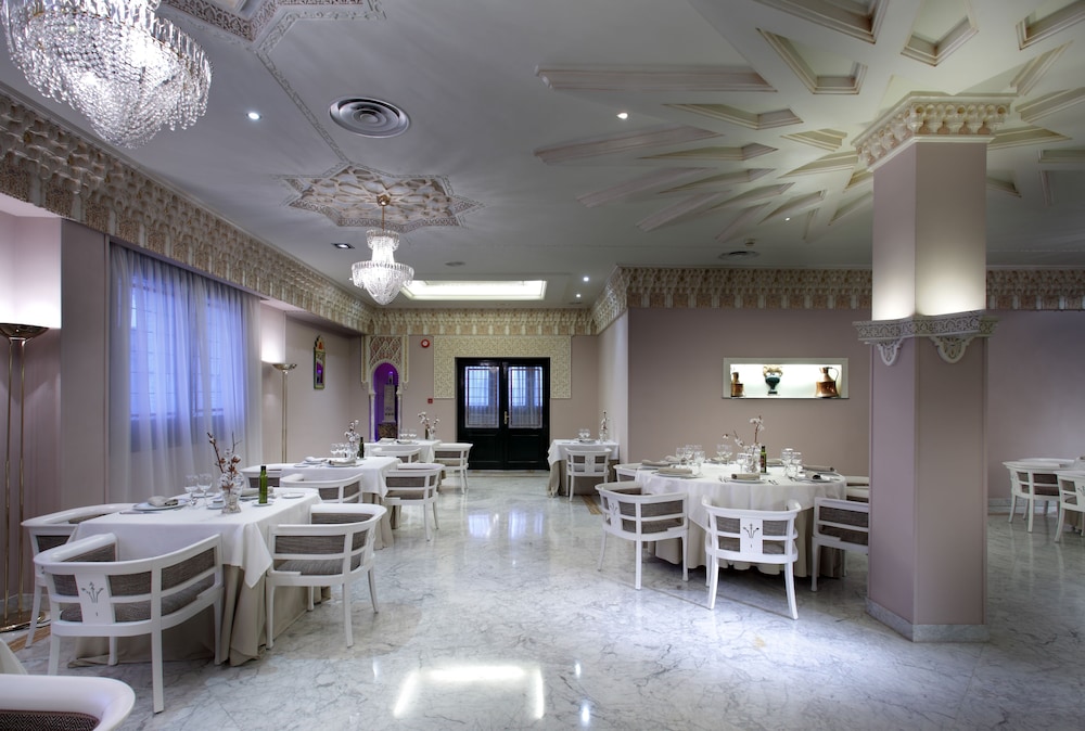 Hotel Abades Benacazon 37/61