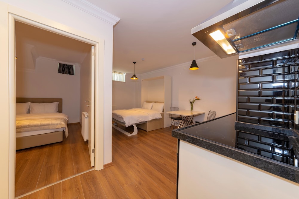 Joy Suites Hotel 48/69