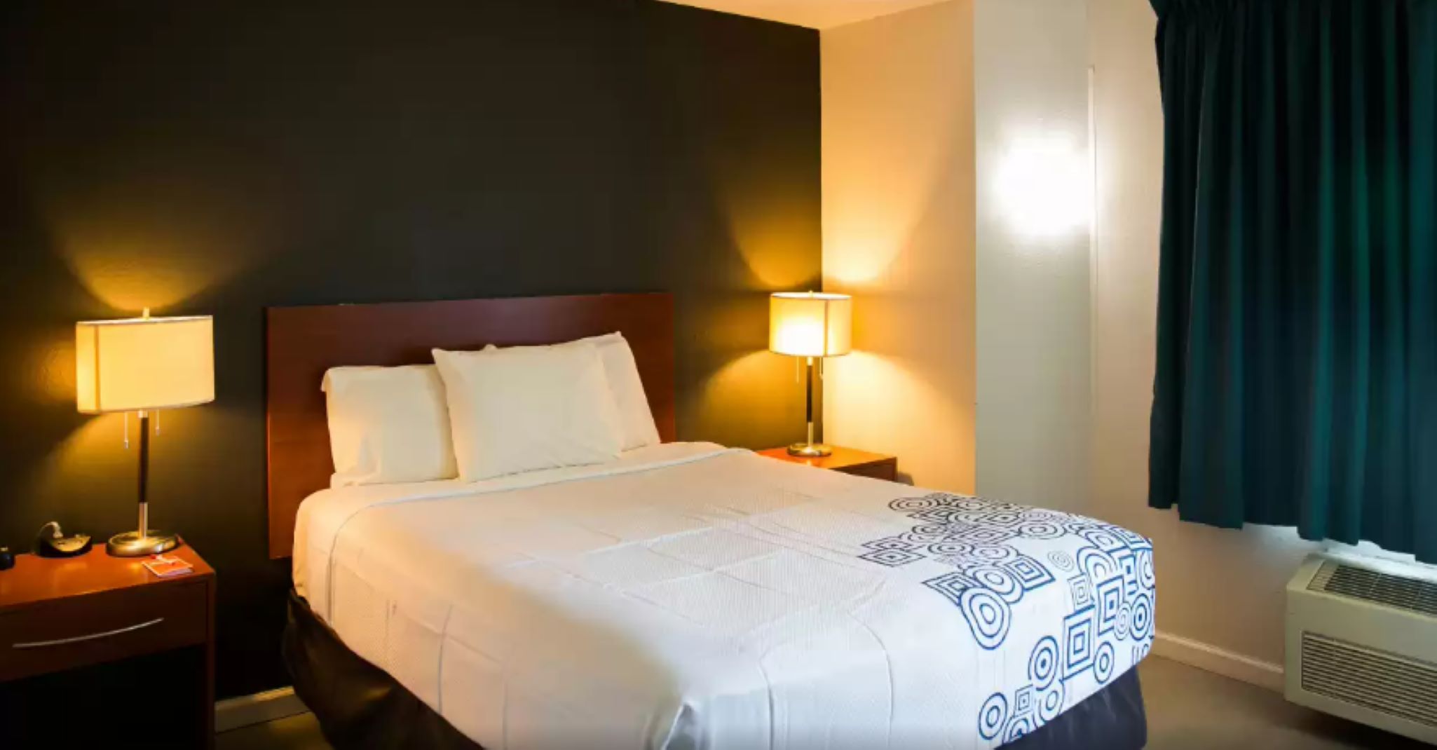 ROOM, KING BED