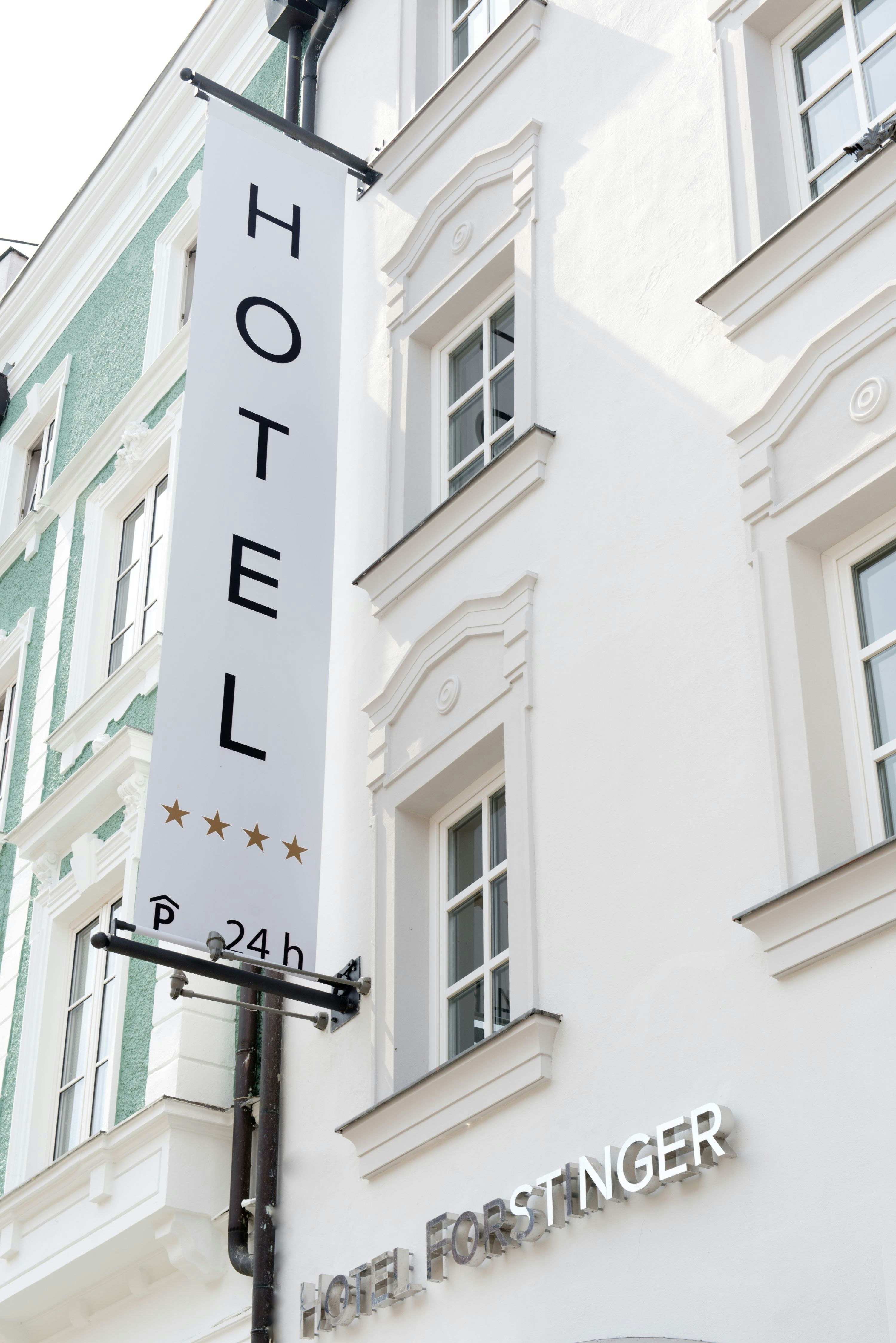 FORSTINGER HOTEL 1/50