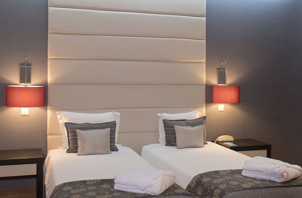 Your Hotel And Spa 8/34