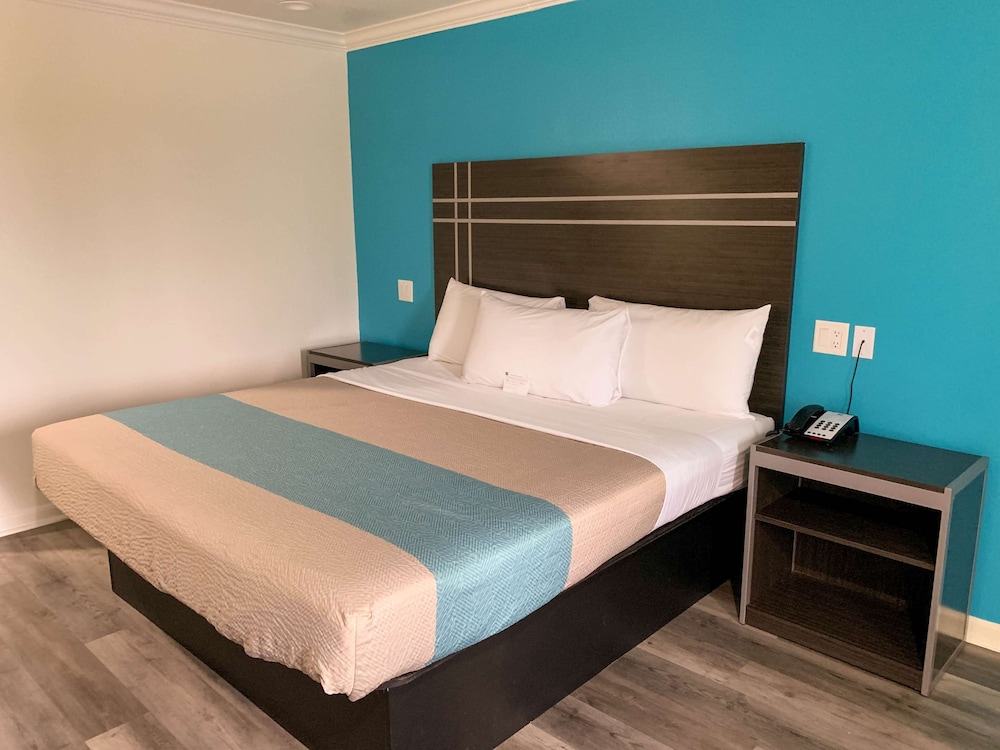 Motel6 Houston, TX – Hwy 249 and Fallbrook 17/44