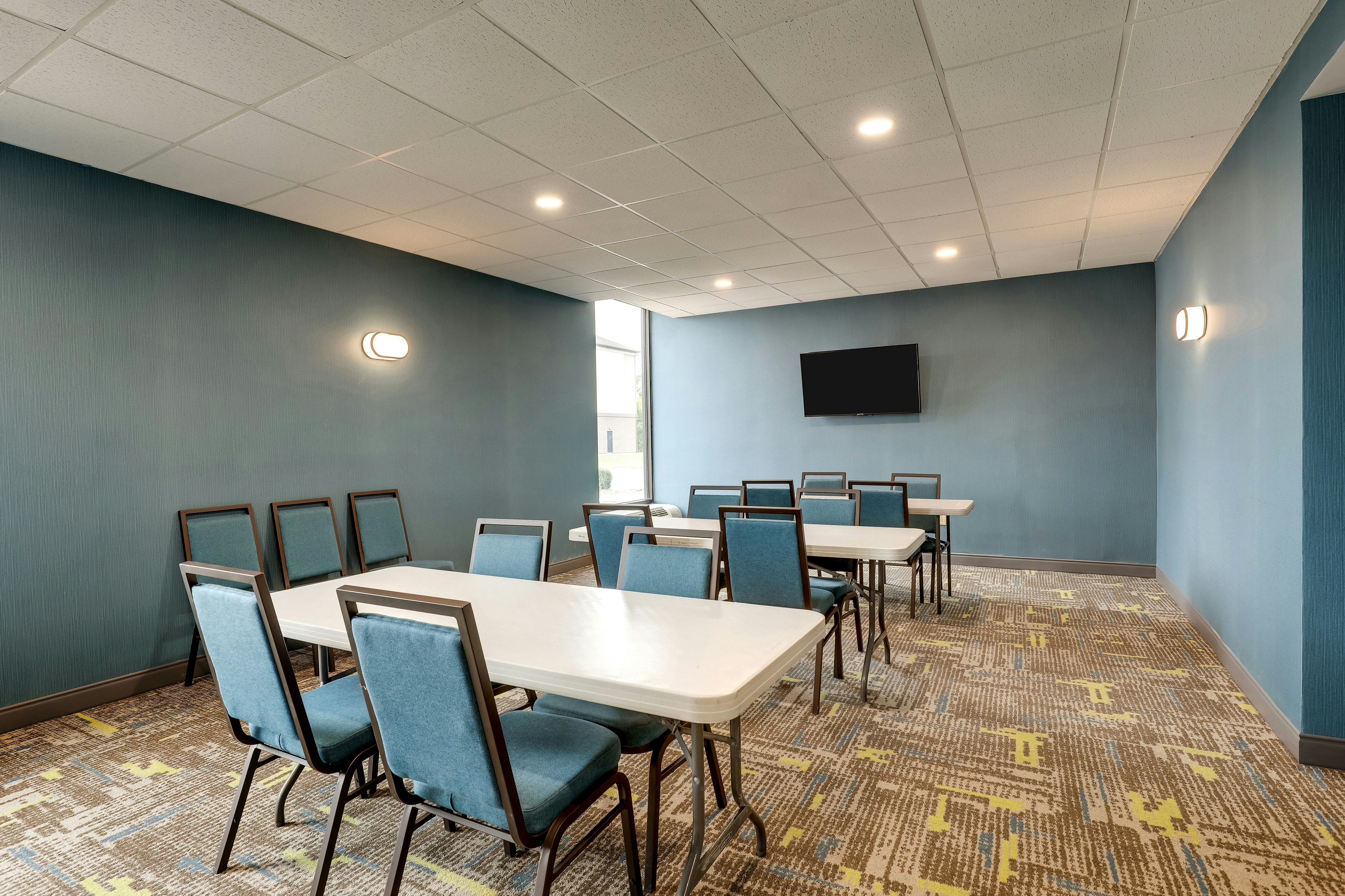Hampton Inn Lebanon, MO 53/56