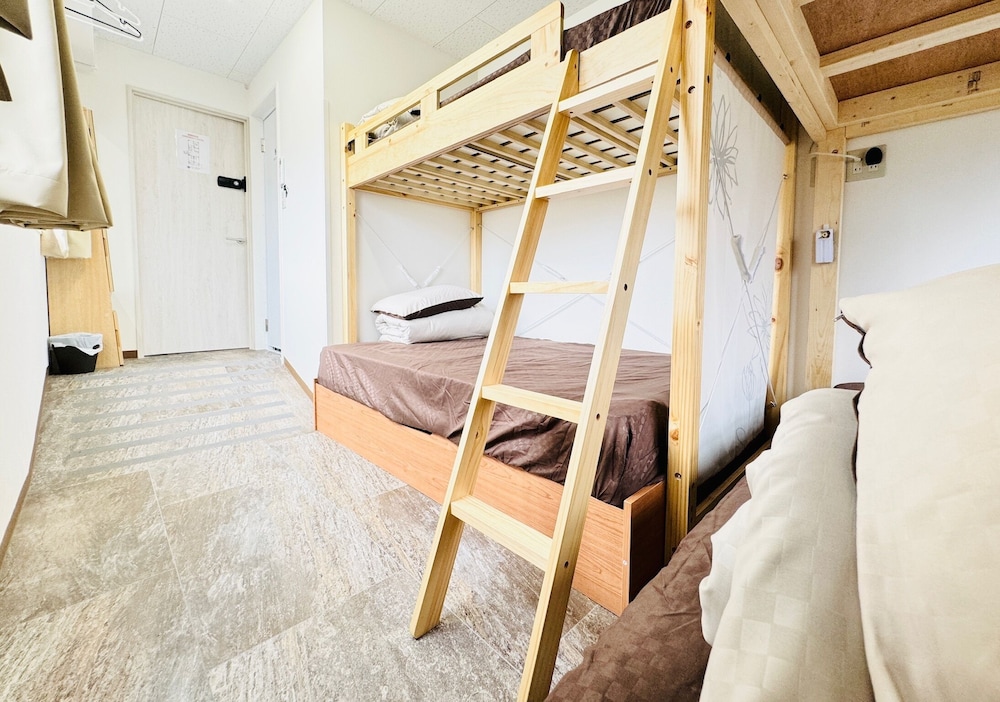 GUEST HOUSE Bs Five II 17/50