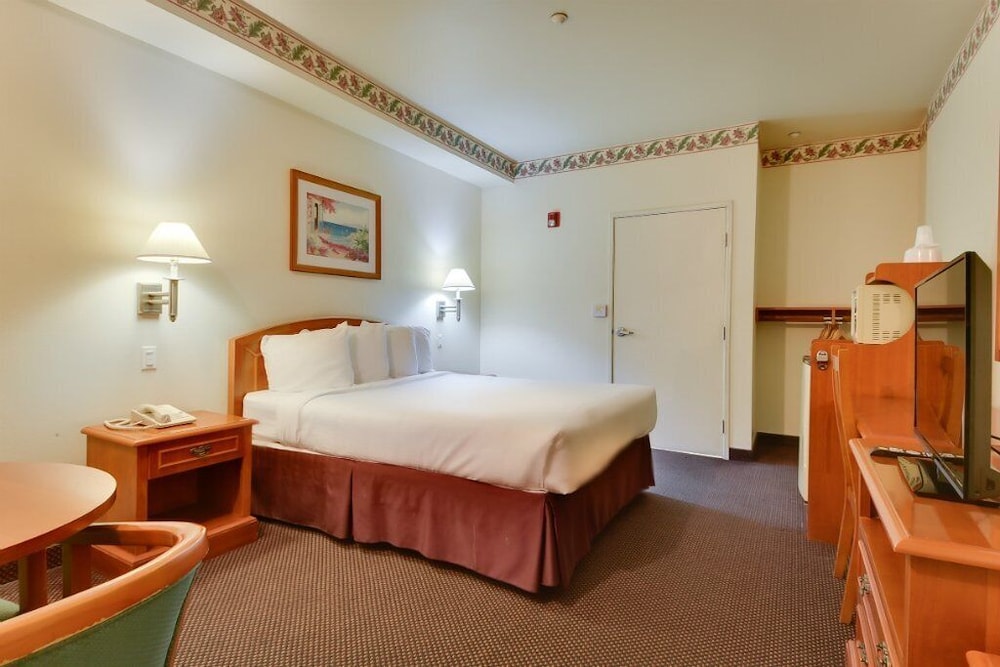 VAGABOND INN HACIENDA HEIGHTS 28/40