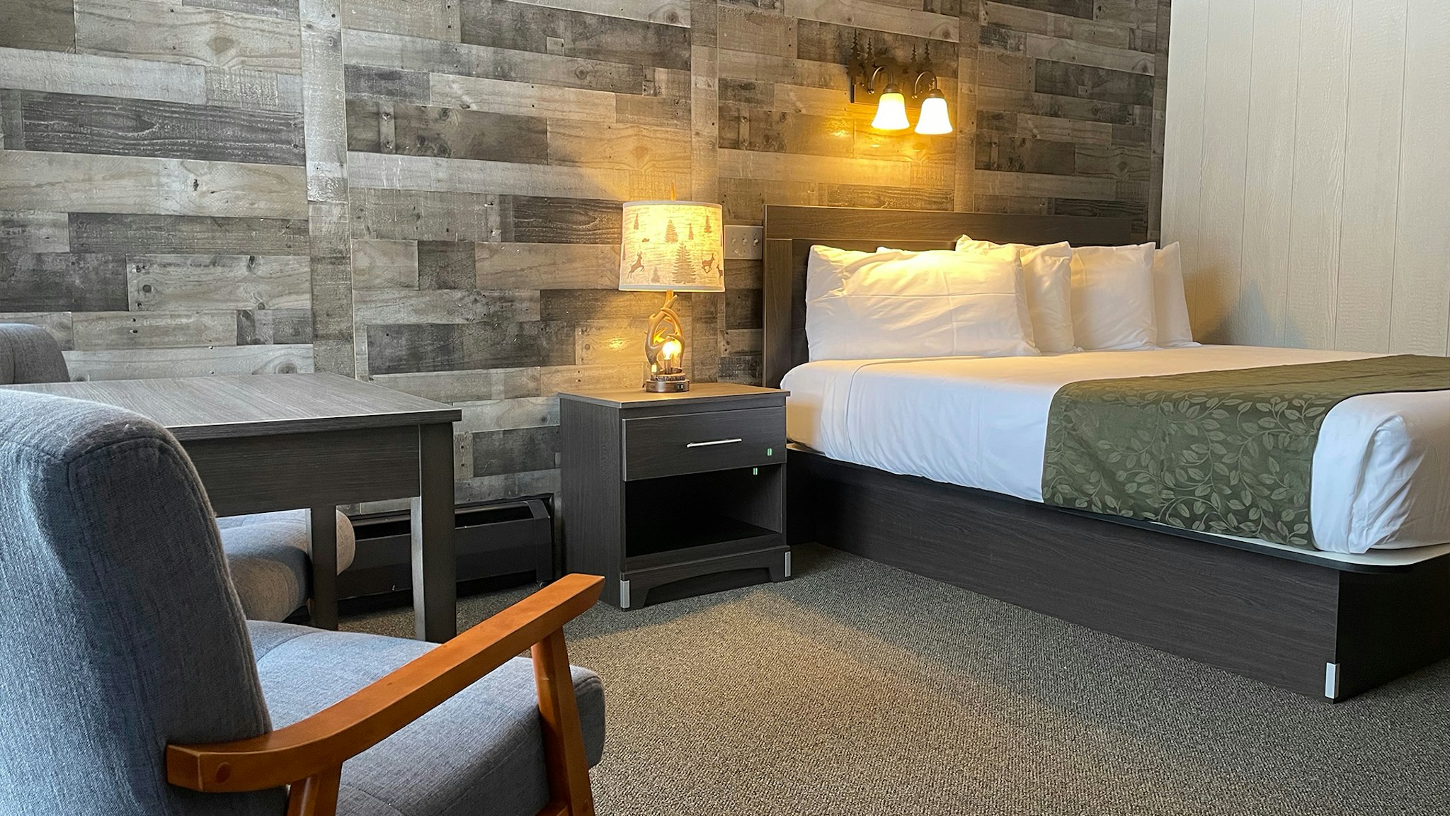ADIRONDACK LODGE OLD FORGE 14/55