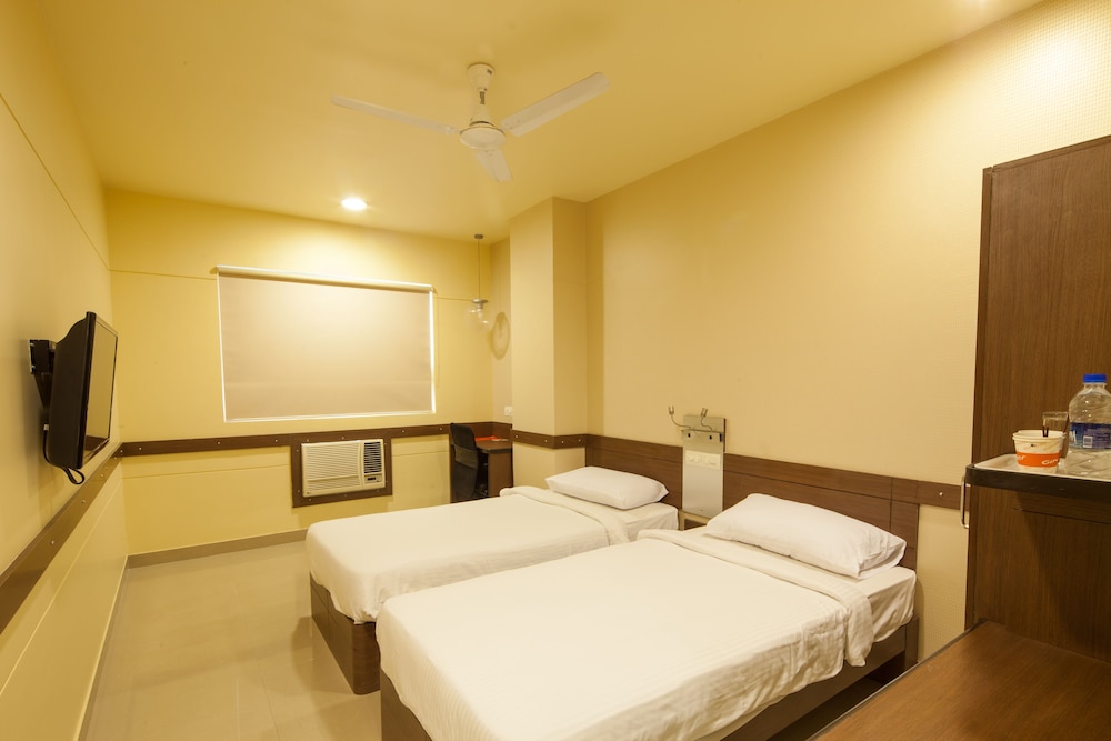Ginger Hotel Thane 13/45